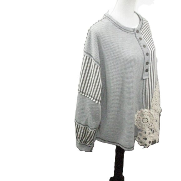 POL Gray Striped Crochet Detail Thermal Long Sleeve Top Size Small - Picture 4 of 5